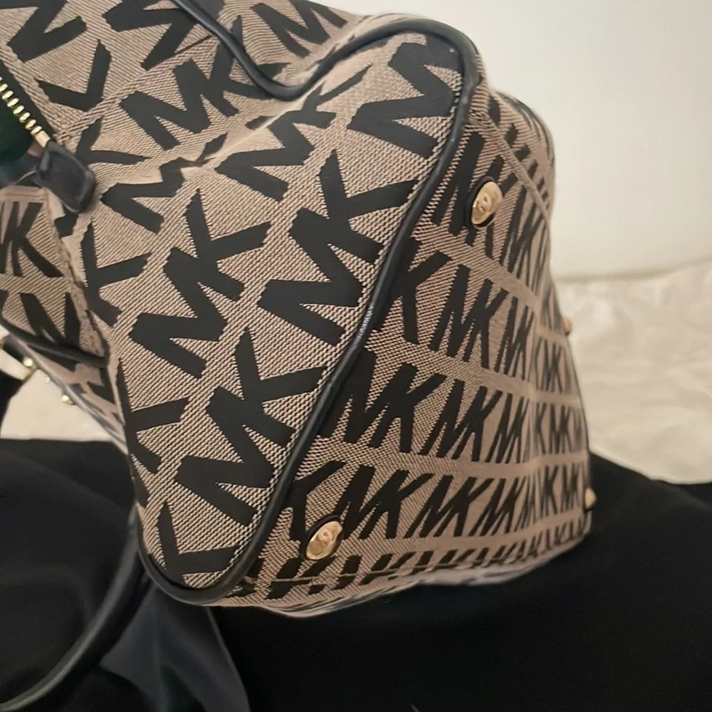Michael Kors Purse - Picture 13 of 16